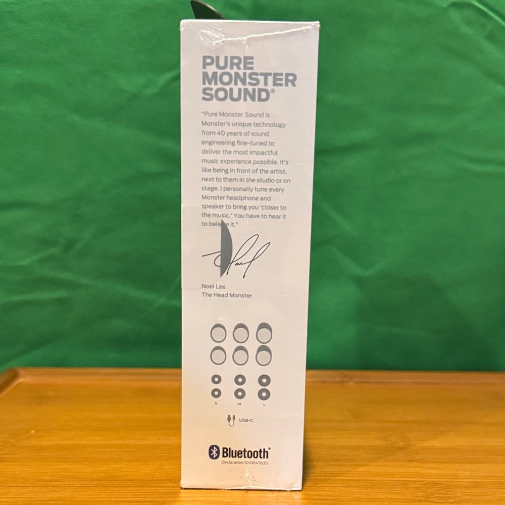 Monster Achieve 100 Airlinks Wireless Earbuds - Picture 3 of 5